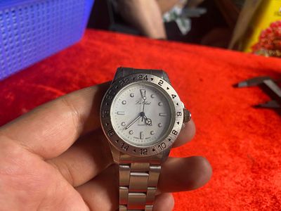 Đồng hồ cũ máy Nhật vẫn chạy Lechat