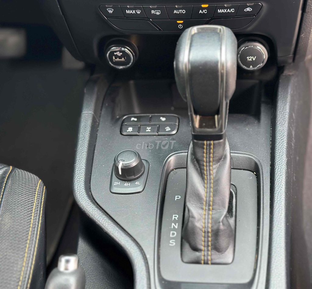 Ford Ranger WILDTRAK 4x4 Full Option 1 đời chủ. Mua bán Ô tô tại Quận Tân Bình Tp Hồ Chí Minh được đăng bởi HCar hình 9