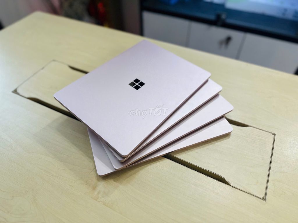 Microsoft Surface Laptop Go màu GOLD máy US . Mua bán Laptop tại Quận Thanh Xuân Hà Nội được đăng bởi Tuấn Minh hình 1