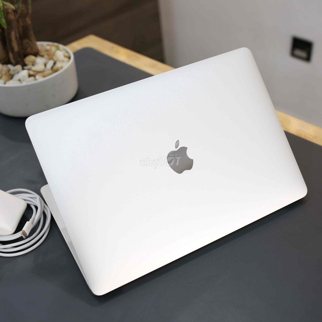 Macbook AIR M1 Silver LIKENEW/ SẠC 19 lần như mới. Mua bán Laptop tại Thành phố Buôn Ma Thuột Đắk Lắk được đăng bởi NHÀ TÁO BMT hình 1