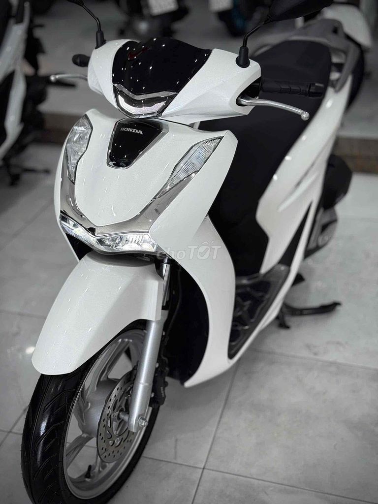 Sh125i 2025 Odo3k Lướt chính chủ ký ( Hỗ trợ GÓP ). Mua bán Xe máy tại Thị xã Phú Mỹ Bà Rịa - Vũng Tàu được đăng bởi Cửa Hàng Xe Máy Phú Mỹ hình 1