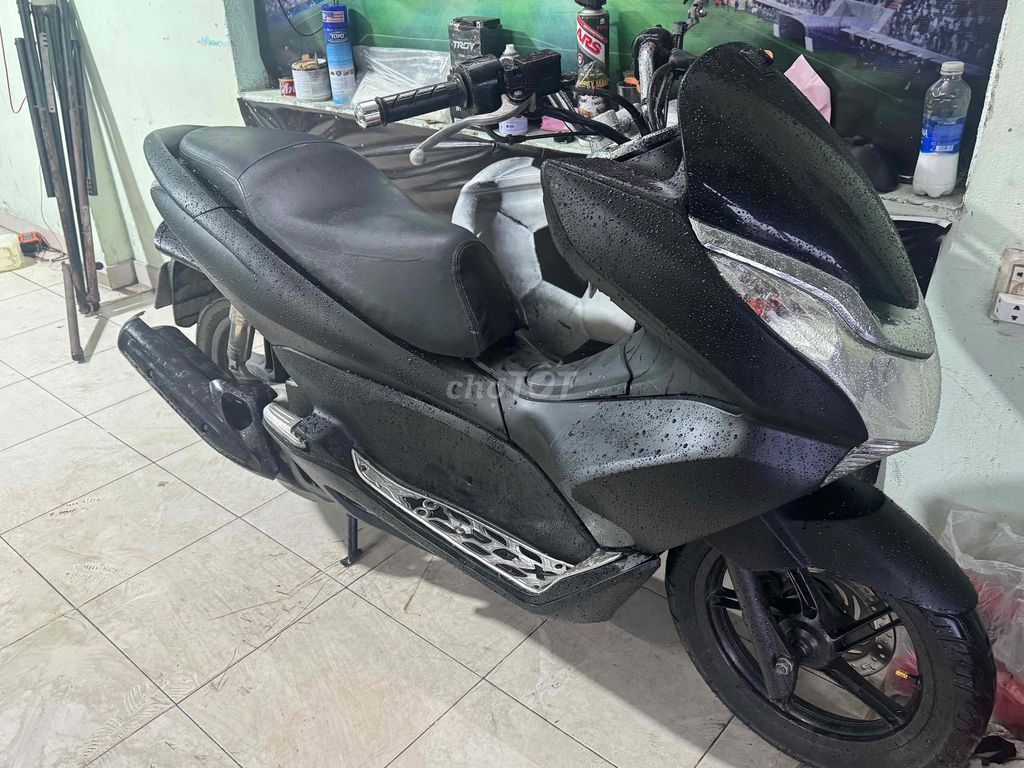 Honda PCX 2013 màu Đen. Mua bán Xe máy tại Quận Cẩm Lệ Đà Nẵng được đăng bởi Thanh lý hình 2