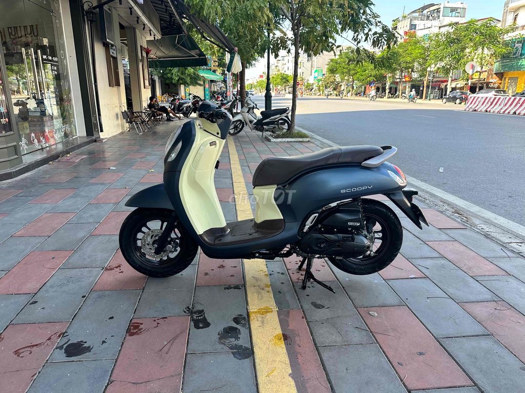 Honda Scoopy 2022 Серо-бежевая 20000 км