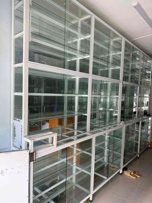 tủ trưng bày sắt hộp sơn tĩnh điện mới sử dụng. Mua bán Tủ, kệ gia đình tại Quận Đống Đa Hà Nội được đăng bởi Tên chưa cung cấp