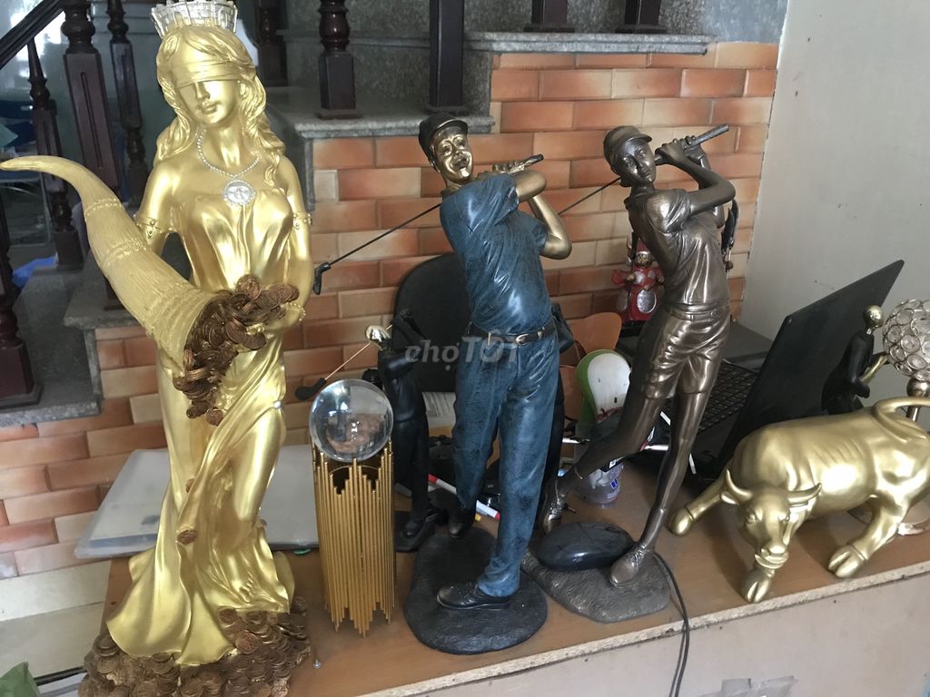 Tượng trang trí Kim loại Vàng. Mua bán Đồ sưu tầm, đồ cổ tại Thành phố Hải Dương Hải Dương được đăng bởi M hình 1