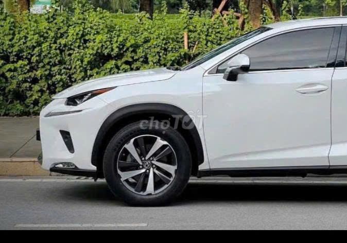 Lexus NX300 2019 màu trắng-5v. Mua bán Ô tô tại Quận Cầu Giấy Hà Nội được đăng bởi Lâm Nguyễn hình 2