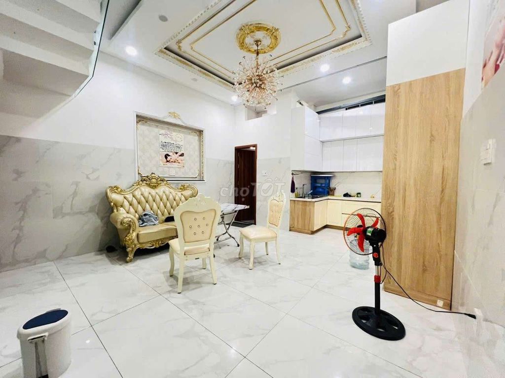Six-storey building with elevator on Nguyễn Phước Lan — photo 11