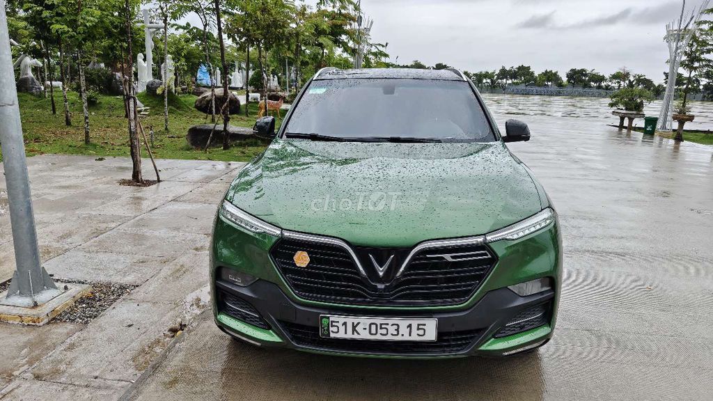 Автомобиль VinFast Lux SA2.0 Premium 2021