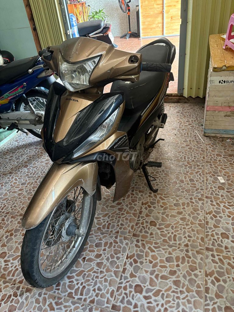 WAVE RSX đ/k2015 còn đẹp 80% gthl. Mua bán Xe máy tại Huyện Thủ Thừa Long An được đăng bởi Thanh lý giá rẻ hình 1