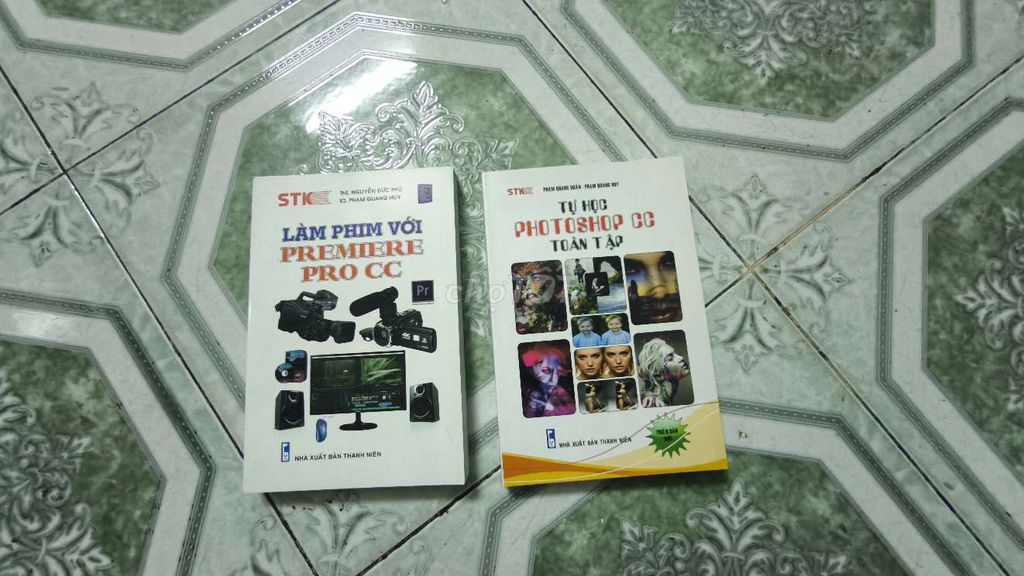 Sách Tự Học Photoshop CC, Premiere. Mua bán Sách tại Thị xã Phú Mỹ Bà Rịa - Vũng Tàu được đăng bởi Dũng  hình 1