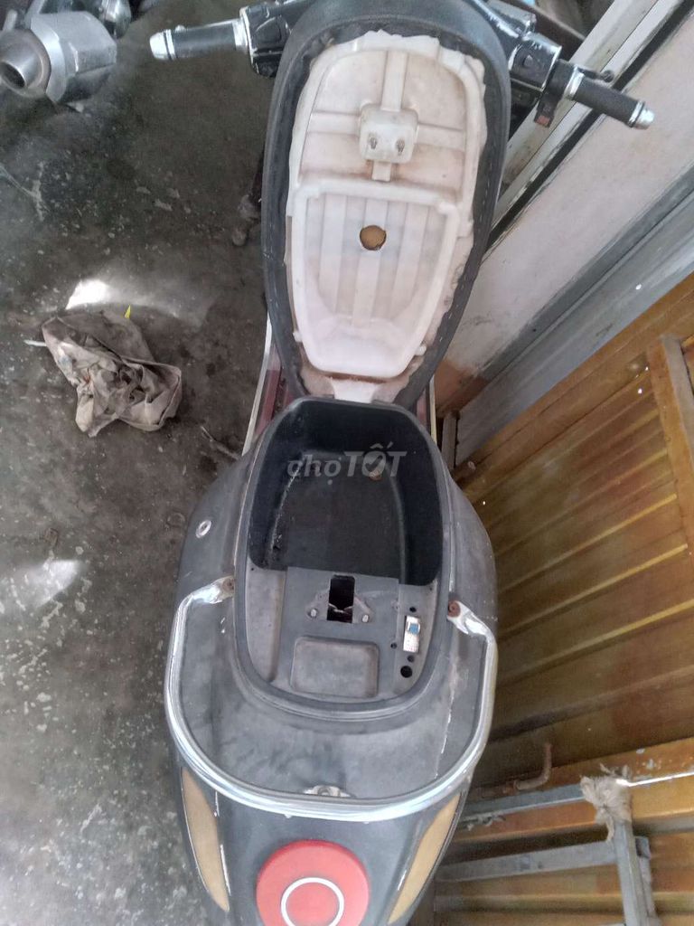Bán mẫu xe vespa điện ,màu đen , giá tốt. Mua bán Xe điện tại Thành phố Huế Thừa Thiên Huế được đăng bởi Duochoang hình 2