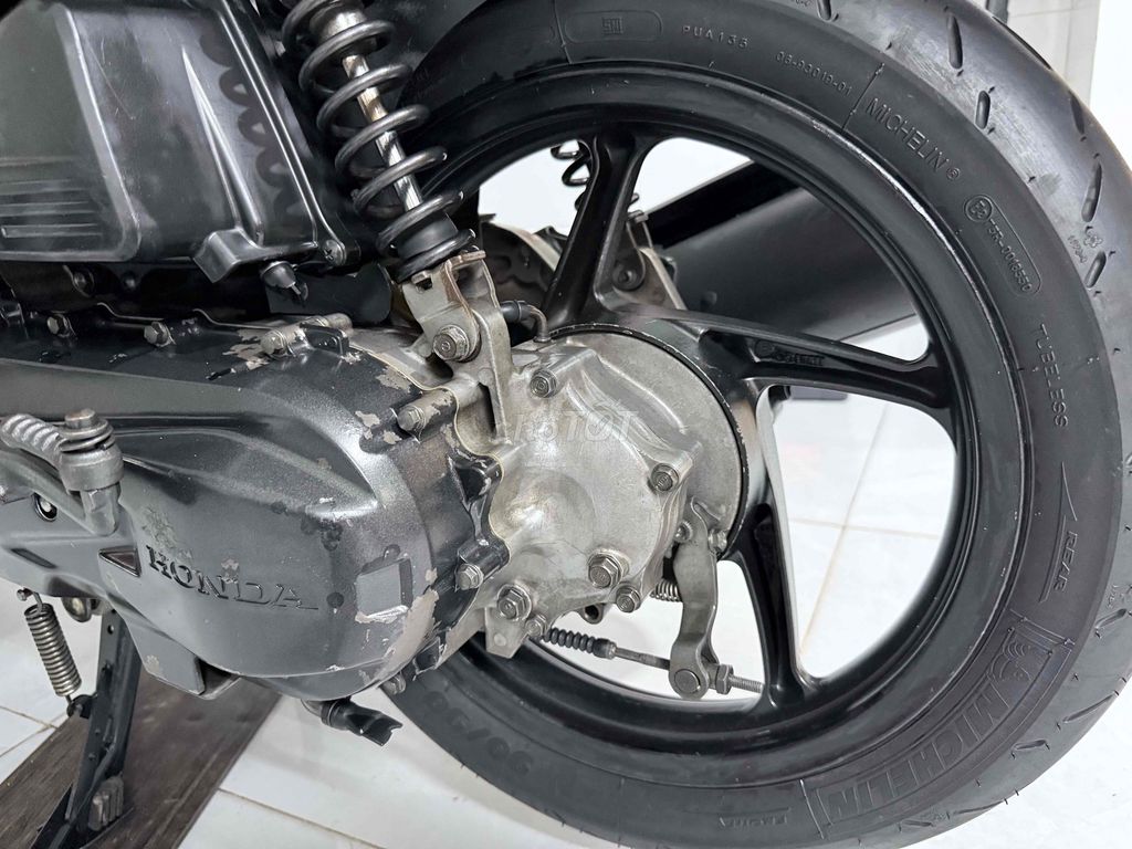 Honda Air Blade Thai Lan Fi 2011 с документами Хошимина, в отличном состоянии