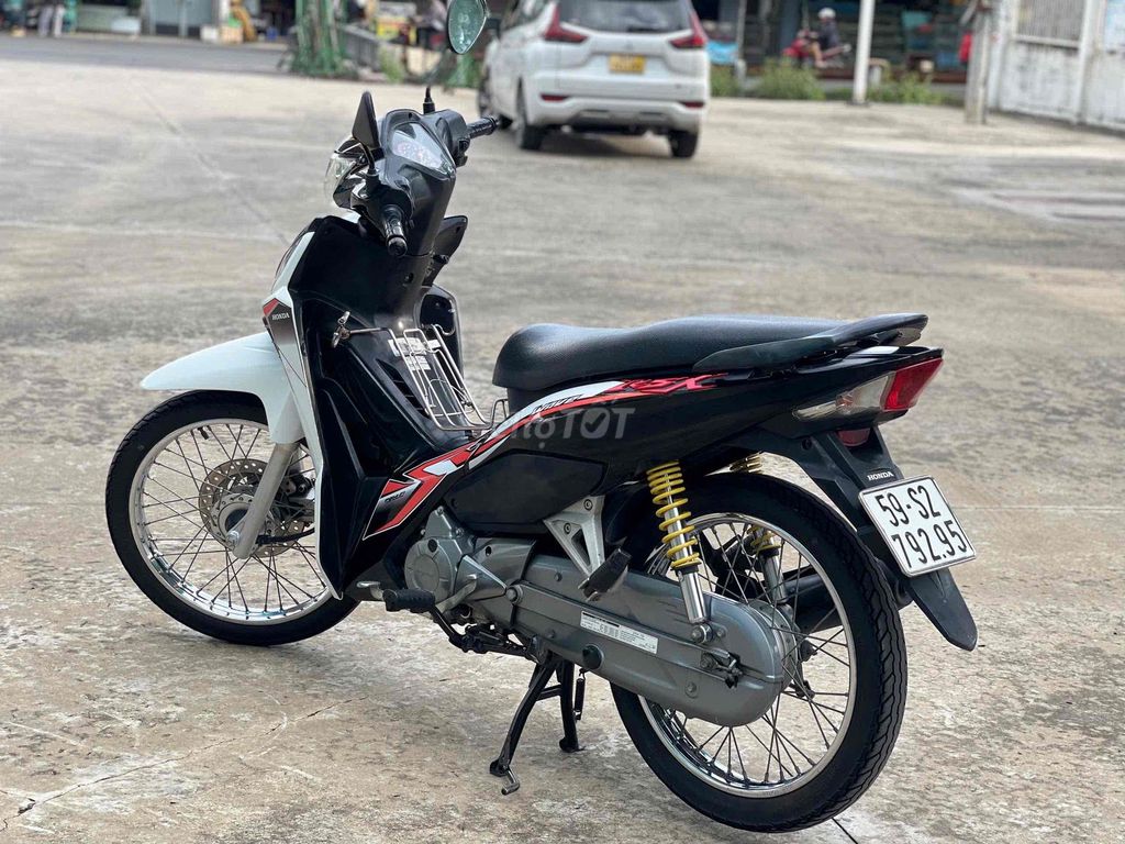 [ĐẸP NHƯ MỚI]👉 Wave RSX Fi 2018,XE ÍT ĐI,NGAY CHỦ💖. Mua bán Xe máy tại Quận Bình Tân Tp Hồ Chí Minh được đăng bởi BÙI TIẾN DŨNG hình 5