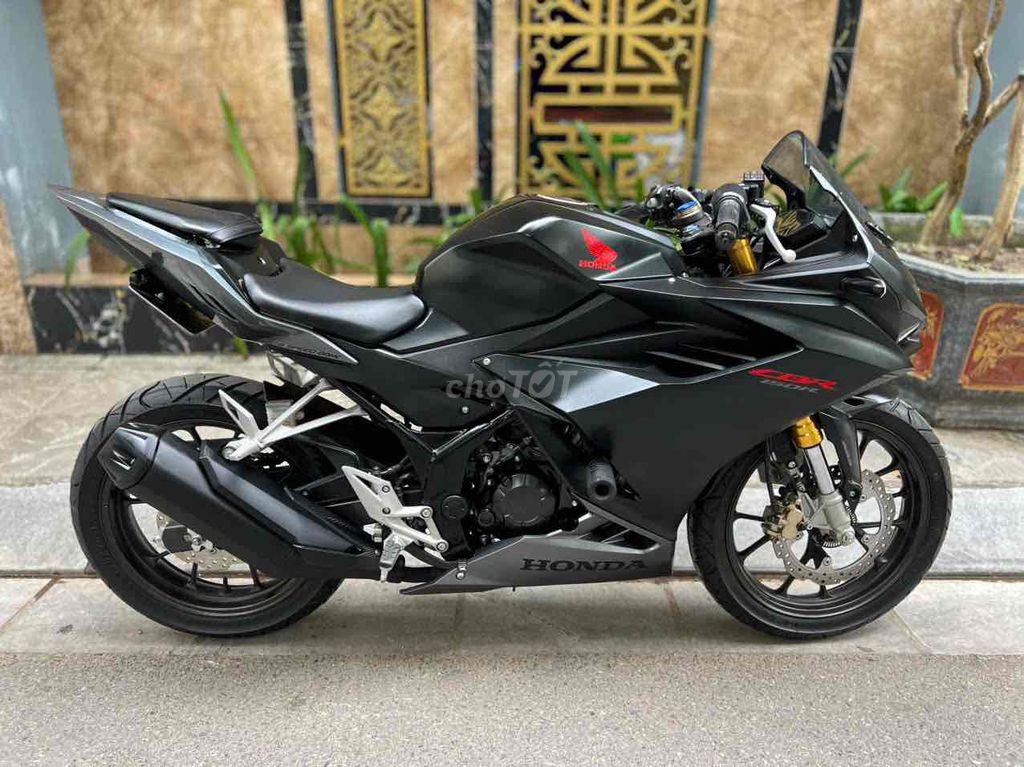 HONDA CBR150 ABS FI date Mới nhất iển số 29 lướt. Mua bán Xe máy tại Quận Cầu Giấy Hà Nội được đăng bởi Tong motor xe may hình 9