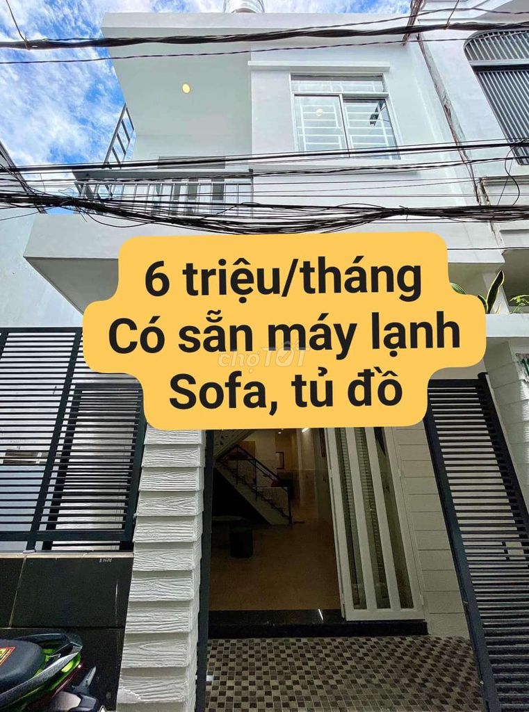 Nhà mới đẹp có máy lạnh sẵn đường Trần Hưng Đạo