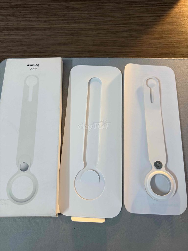 Dây đeo Apple AirTag Loop Trắng Silicone. Mua bán Thiết bị đeo thông minh tại Quận Gò Vấp Tp Hồ Chí Minh được đăng bởi Văn hình 1