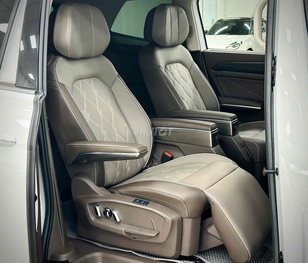 🚘 Volkswagen Viloran 2024 Luxury Siêu Lướt 9.000km. Mua bán Ô tô tại Thành phố Thủ Đức Tp Hồ Chí Minh được đăng bởi Tấn Lợi  hình 10