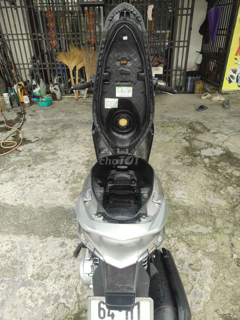 HONDA AIRBLADE FI MÁY ZIN ÊM. Mua bán Xe máy tại Huyện Bình Tân Vĩnh Long được đăng bởi MƯỜI   BÌNH TÂN VL hình 4