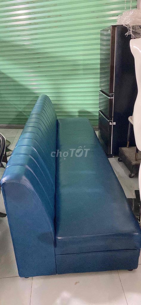 Cần thanh lý sofa da rất to và xịn