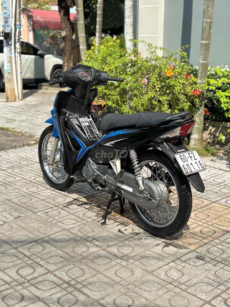 Honda Wave RSX FI Xanh đen. Mua bán Xe máy tại Thành phố Biên Hòa Đồng Nai được đăng bởi Huy Trần hình 6