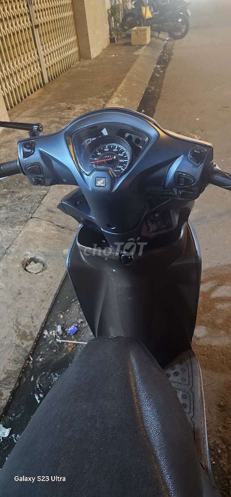 VISION  2018 BS TP 9 CHỦ GIÁ RẺ. Mua bán Xe máy tại Quận 4 Tp Hồ Chí Minh được đăng bởi XE MÁY LÝ DIỆU  hình 4