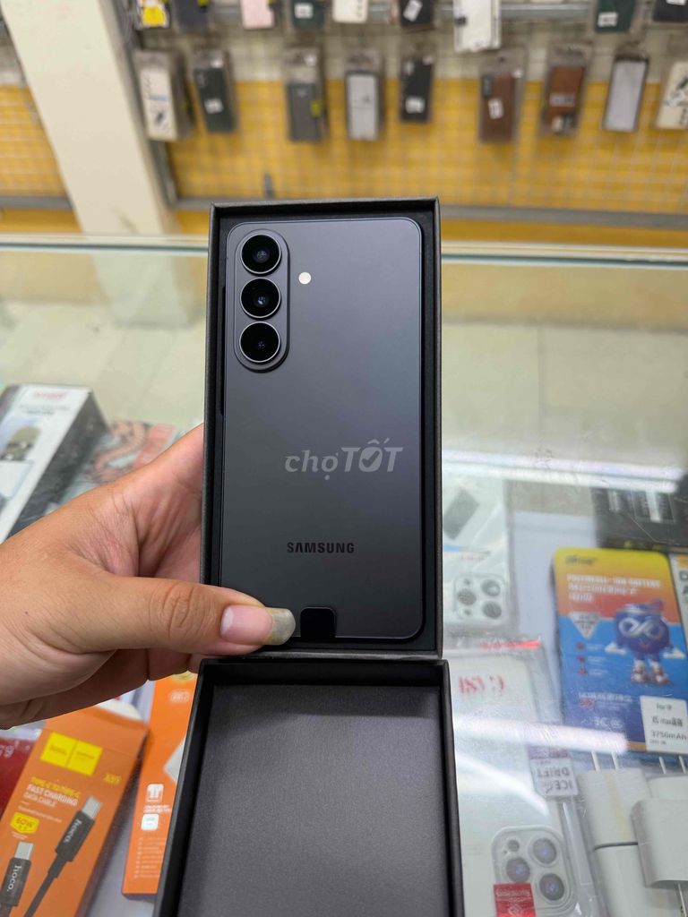 Samsung S26 12GB/256GB Đen. Mua bán Điện thoại tại Quận Hoàng Mai Hà Nội được đăng bởi Ngô Minh hình 1