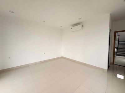 Аренда · 4 комн. · 100 м² · Huyện Nhà Bè, ул. Đường Huỳnh Tấn Phát