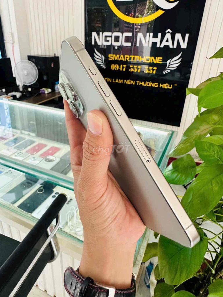 Apple iPhone 15 Pro Max 256GB Natural Việt Nam 99%. Mua bán Điện thoại tại Thành phố Biên Hòa Đồng Nai được đăng bởi Oanh Hoang hình 1