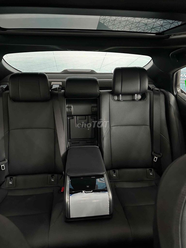 Toyota Camry - Giảm 100% Thuế Trước Bạ. Mua bán Ô tô tại Quận Gò Vấp Tp Hồ Chí Minh được đăng bởi Minh Duyên Toyota Gò Vấp hình 10