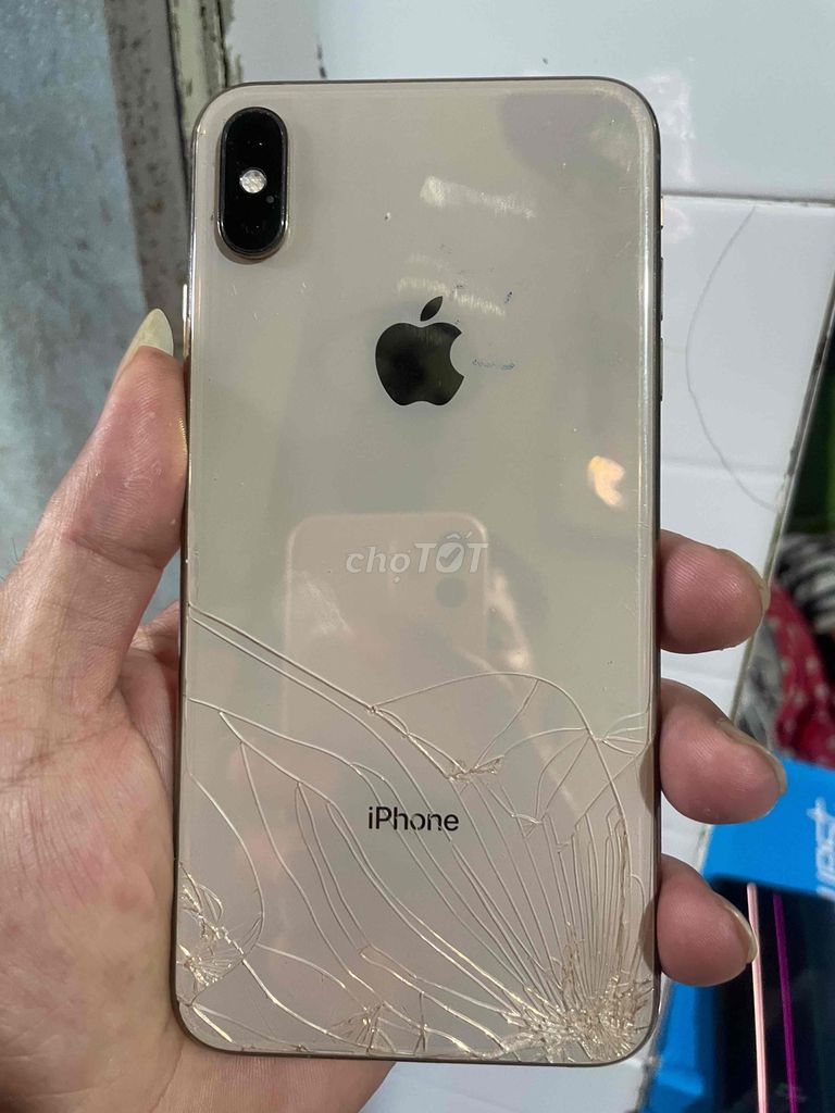 Apple iPhone XS Max Vàng Bể lưng nhẹ. Mua bán Điện thoại tại Thành phố Biên Hòa Đồng Nai được đăng bởi Lehoang Minhphu hình 1