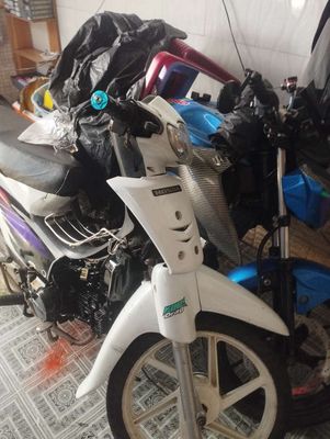 E wave tàu êm bs 65 êm ru giá rẻ có 2.6 ha. Mua bán Xe máy tại Thị xã Giá Rai Bạc Liêu được đăng bởi Lực 