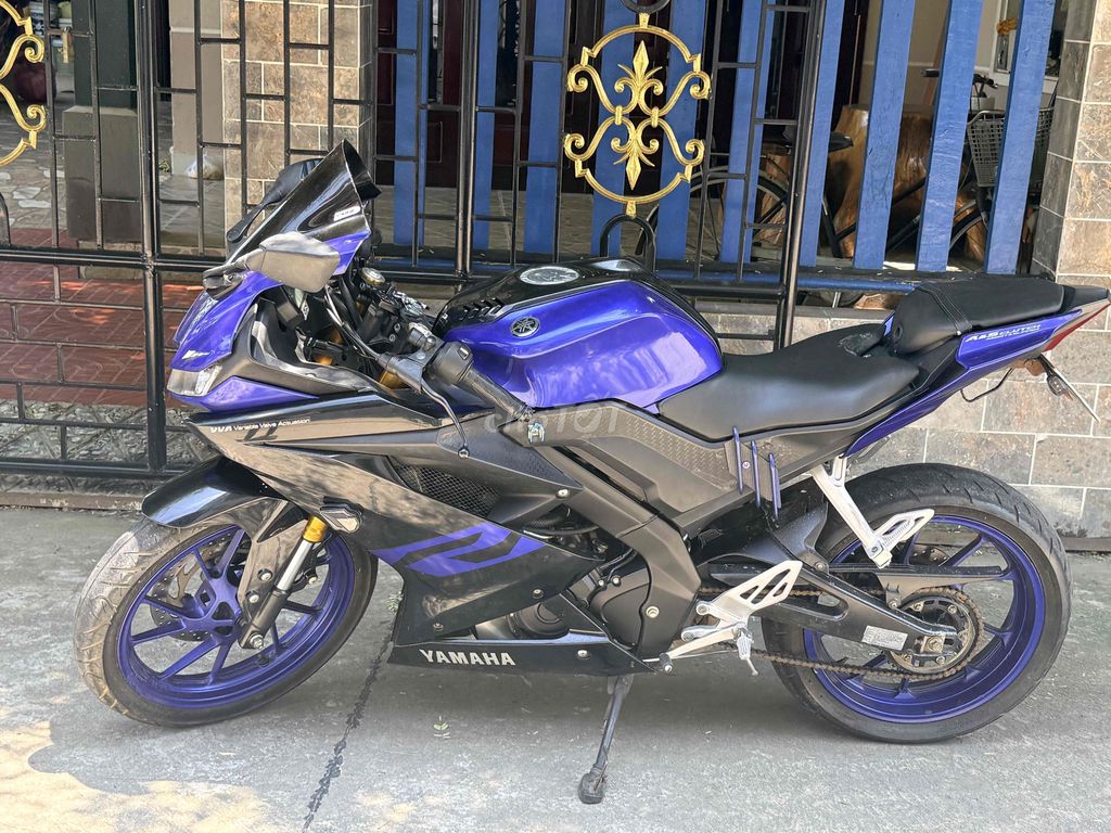 Синяя черная ручная тележка Yamaha R15
