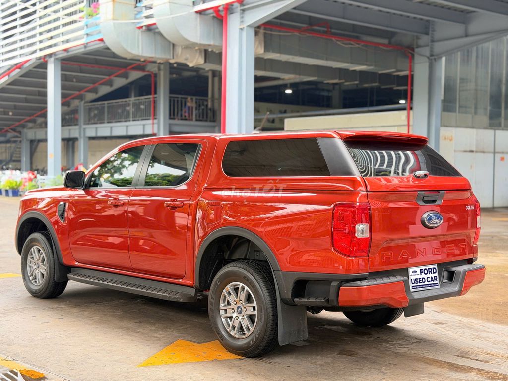 Ford Ranger XLS AT 2024 Tự động Đỏ cam