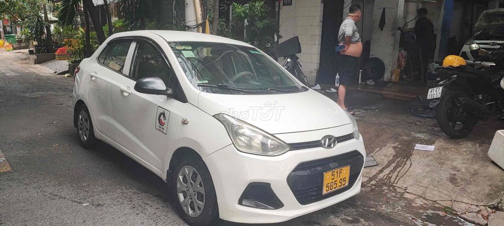 Hyundai Grand i10 2015 Sedan 1.2 Base - 180000 km. Mua bán Ô tô tại Quận Tân Bình Tp Hồ Chí Minh được đăng bởi ngô kiên hình 3