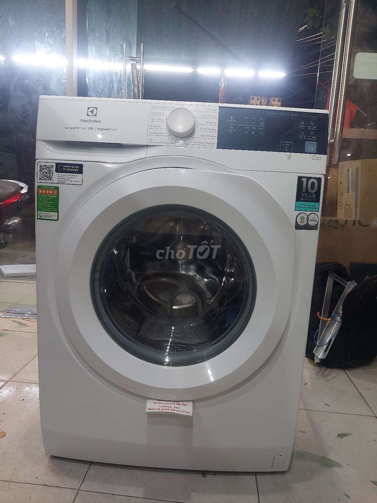 Máy giặt trưng bày Electrolux inverter 10kg bh2năm