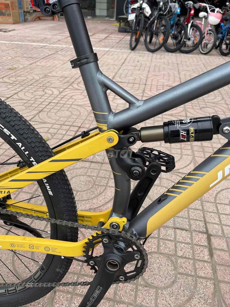 đổi chỗ công tác muốn bán xe đạp địa hình. Mua bán Xe đạp tại Huyện Phú Xuyên Hà Nội được đăng bởi Nguyễn Hùng hình 2