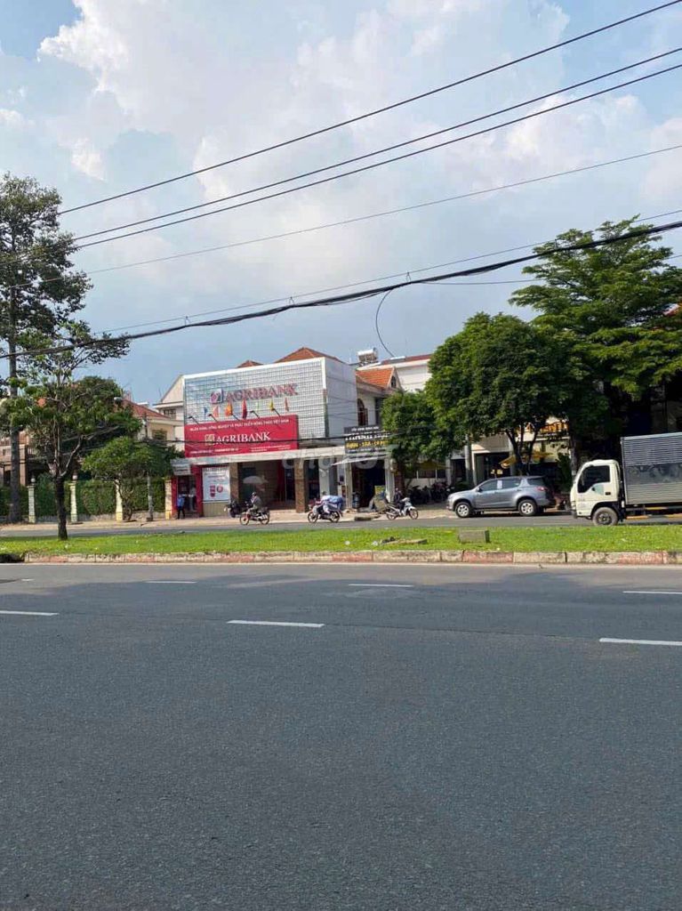 Bán nhà khu Tên Lửa, MT đường Số 7, DT 12 x 20m, cấp 4, giá 58 tỷ