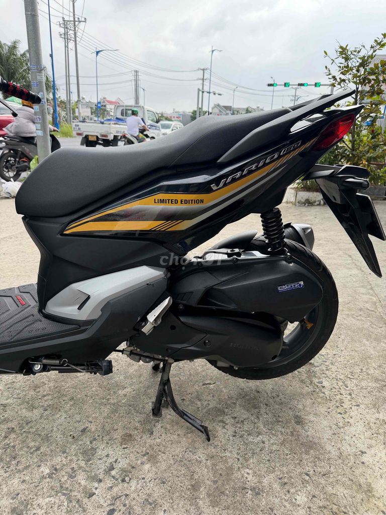 Honda Vario 160 Đen vàng Limited Edition. Mua bán Xe máy tại Quận Bình Thuỷ Cần Thơ được đăng bởi thiên phúc hình 2
