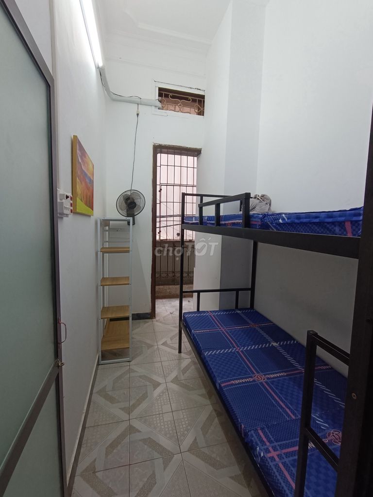 Phòng đơn 16 Hoàng Cầu, homestay 360 Đê La Thành giá 1tr2-2tr3