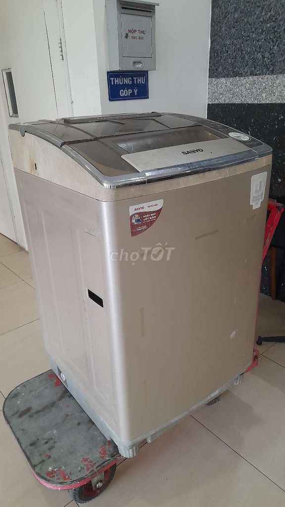 GIA ĐÌNH THANH LÝ MÁY GIẠT SANYO  12,5 KG CÒN TỐT