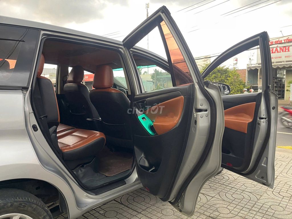 Toyota Innova 2017 2.0E chất gia đình.. Mua bán Ô tô tại Huyện Tân Phú Đồng Nai được đăng bởi Salon AUTO THÀNH TRUNG Đồng Nai hình 7