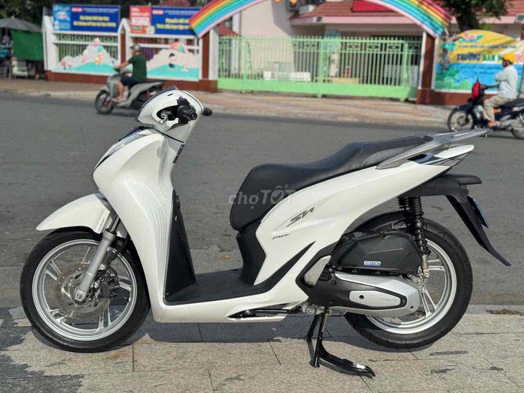 SH 150 ABS 2022 бело-серо-черный 9000 км номера Хошимина