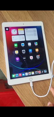 Máy tính bảng iPad air 2 nứt kính. Mua bán Máy tính bảng tại Huyện Ba Tri Bến Tre được đăng bởi MuaBan797