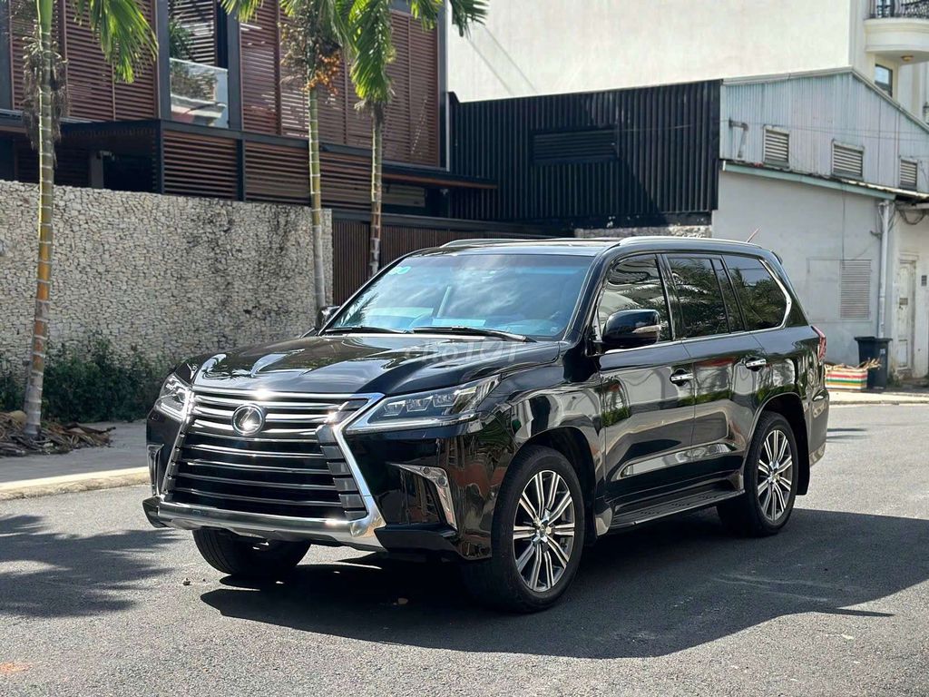Lexus LX570 2016 lướt nhẹ 53.000km cực đẹp. Mua bán Ô tô tại Quận 7 Tp Hồ Chí Minh được đăng bởi Hoàn Lee Xe Lướt hình 1