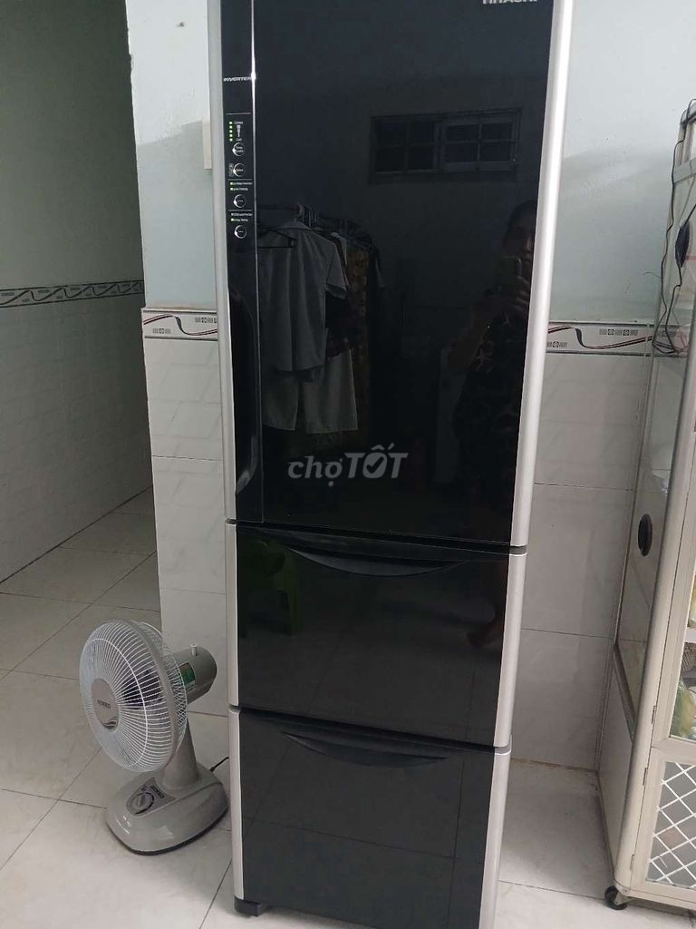 Tủ lạnh Hitachi Inverter Đen 323l. Mua bán Tủ lạnh tại Huyện Củ Chi Tp Hồ Chí Minh được đăng bởi Suna hình 1