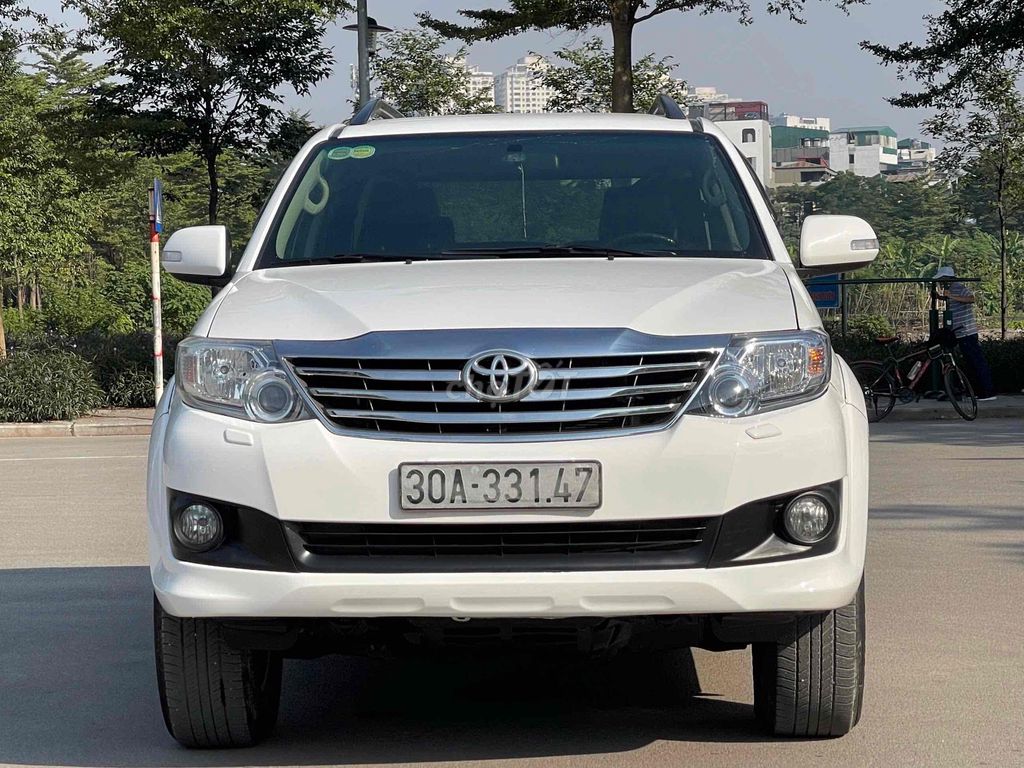 Toyota Fortuner 2014 2.7V Sportivo 4x4 Trắng. Mua bán Ô tô tại Quận Thanh Xuân Hà Nội được đăng bởi Vạn Phát Auto hình 1