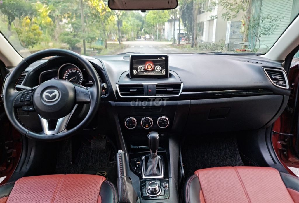 Mazda 3 2015 1.5 AT Hatchback bản đủ