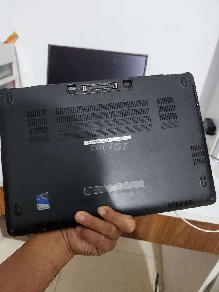 Dell Latitude E7270 i7-6600U 8GB Đen Like New. Mua bán Laptop tại Quận Tân Phú Tp Hồ Chí Minh được đăng bởi VIET hình 1