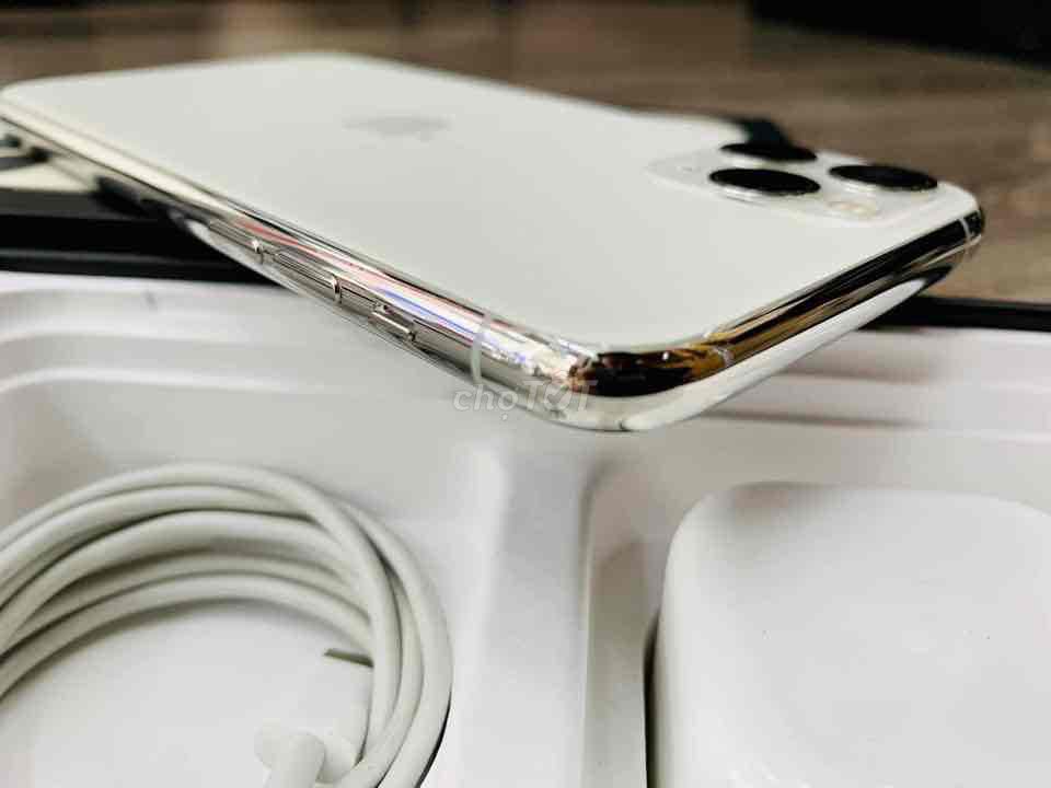 iphone 11 Pro Max 64gb trắng sài tốt còn bh TGDĐ