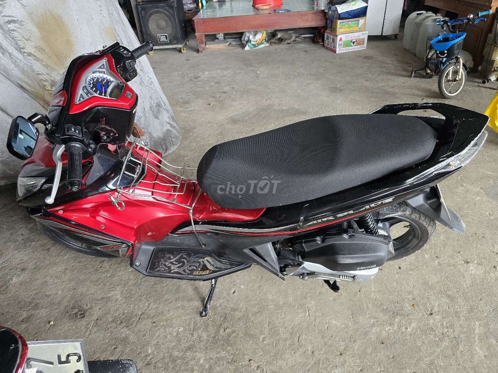 Honda Air Blade 2013 Đỏ 35033 km. Mua bán Xe máy tại Huyện Tân Hiệp Kiên Giang được đăng bởi bboy hình 3